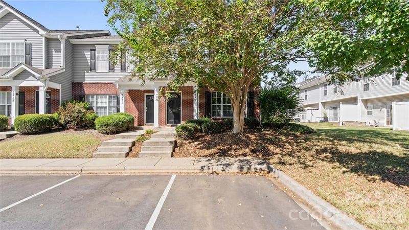 2859 Summergrove Court, Charlotte, NC - 4 beds, 3.5 baths, 1,619 sqft - $285,000