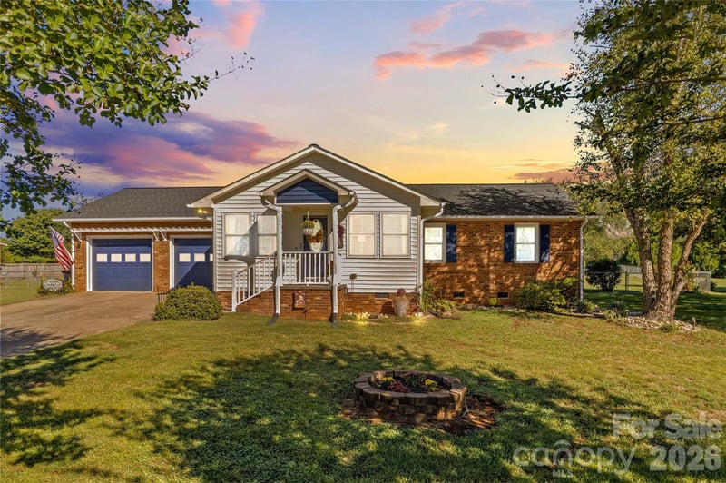 186 Antler Drive, Statesville, NC - 3 beds, 2 baths, 1,607 sqft - $334,900