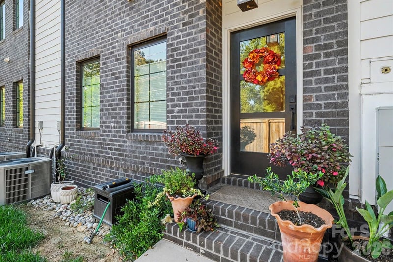 1713 Mimosa Avenue, Charlotte, NC - 3 beds, 3.5 baths, 1,861 sqft - $650,000