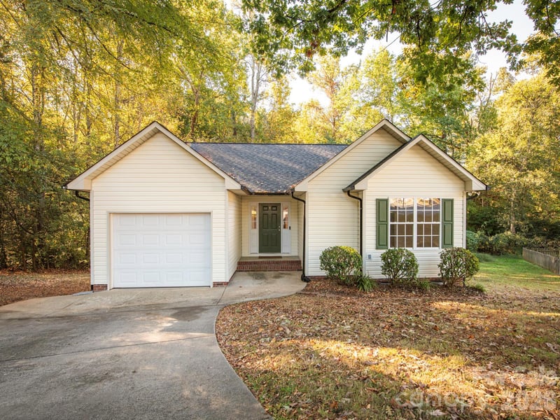 239 Candle Court NW, Concord, NC - 3 beds, 2 baths, 1,204 sqft - $289,900