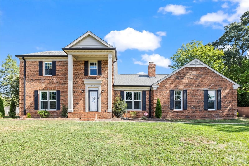 241 Linville Drive, Matthews, NC - 3 beds, 2.5 baths, 2,317 sqft - $689,990