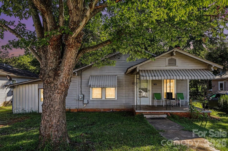 149 Woodlawn Drive, Statesville, NC - 2 beds, 1 bath, 947 sqft - $115,000