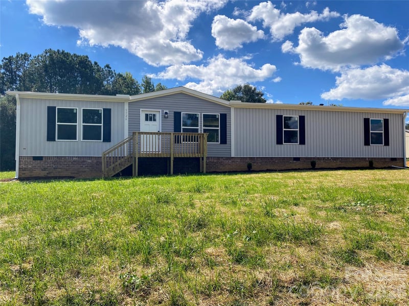5726 Landon Place, Heath Springs, SC - 3 beds, 2 baths, 1,904 sqft - $249,900