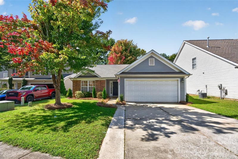 5327 Fernhill Drive, Charlotte, NC - 3 beds, 2 baths, 1,072 sqft - $310,000