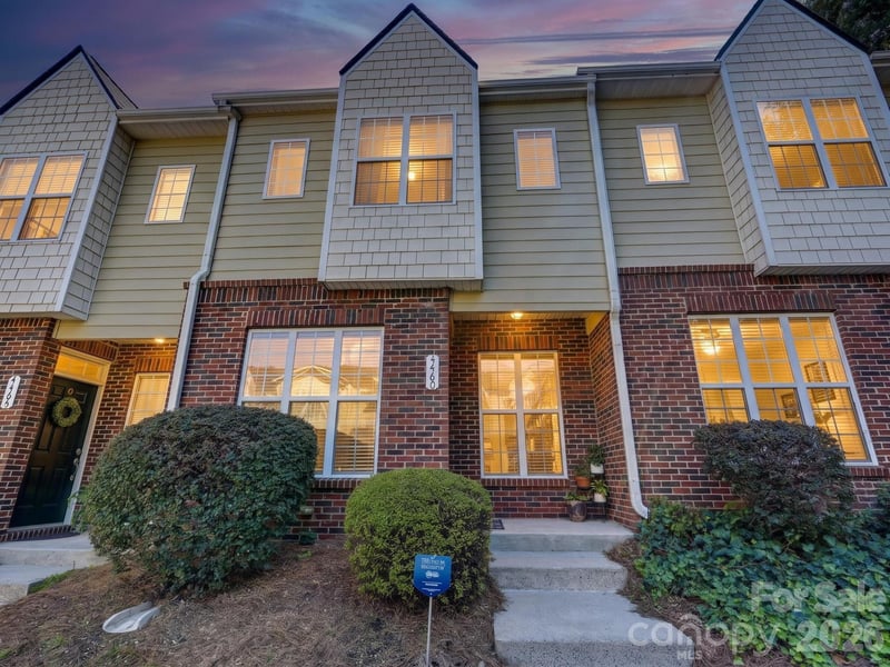 4460 Yoruk Forest Lane, Charlotte, NC - 2 beds, 2.5 baths, 1,174 sqft - $285,000