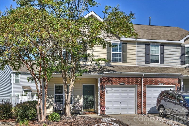 13623 Singleleaf Lane, Charlotte, NC - 2 beds, 2.5 baths, 1,611 sqft - $265,000