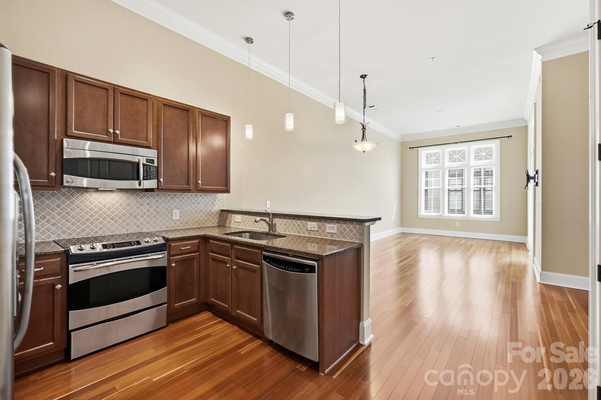 2810 Selwyn Ave Apt 428, Charlotte, NC 28209. property listing photo
