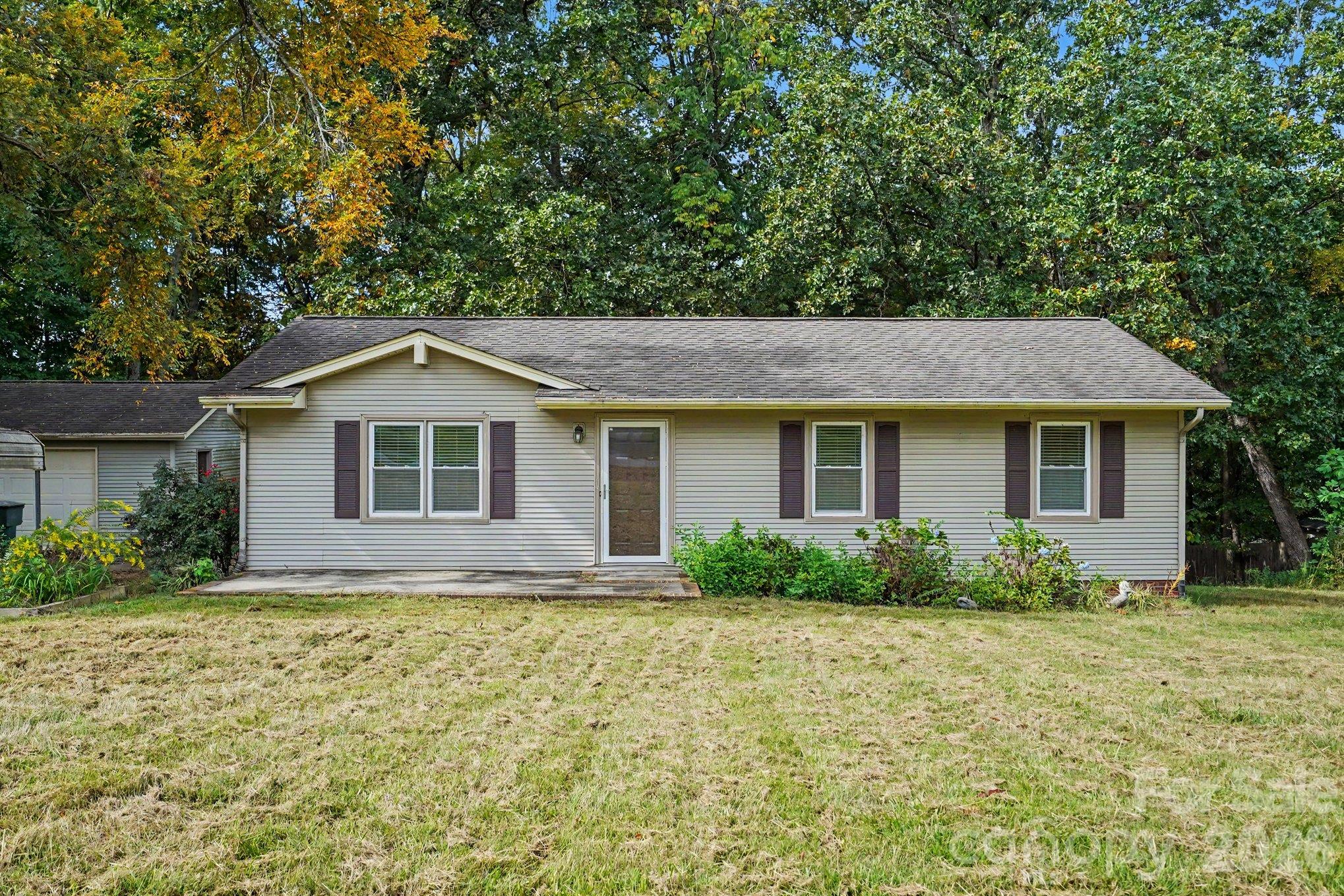 213 Cobblestone Ln NW, Concord, NC 28027. property listing photo