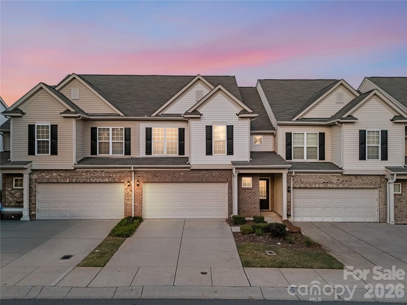 4350 Park South Station Boulevard, Charlotte, NC - 3 beds, 2.5 baths, 1,908 sqft - $475,000