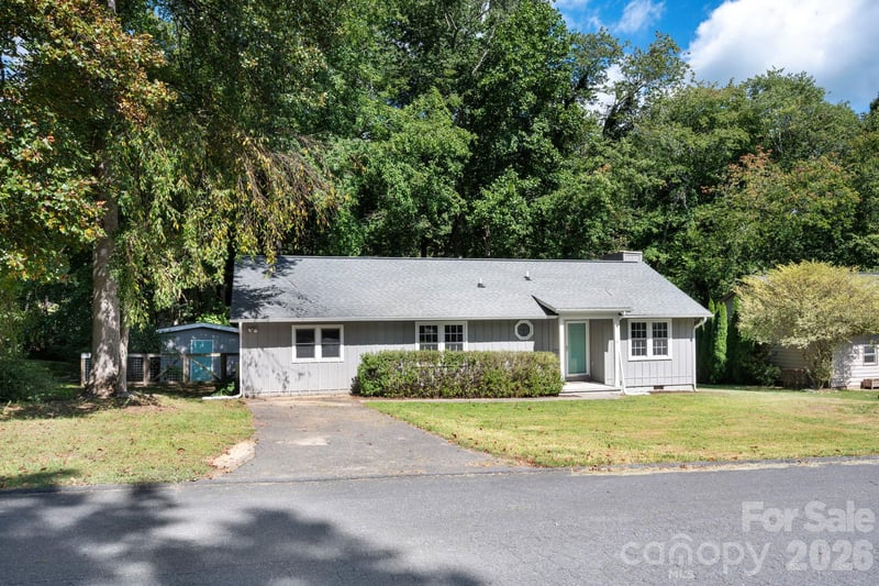 340 Genesis Circle, Black Mountain, NC - 3 beds, 2.5 baths, 1,313 sqft - $379,000