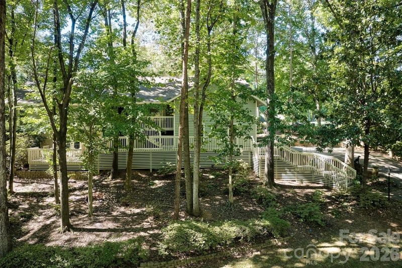70 Honeysuckle Woods, Lake Wylie, SC - 3 beds, 2.5 baths, 3,164 sqft - $719,000