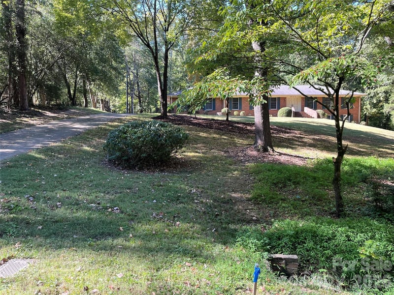 8310 County Downs Lane, Charlotte, NC - 3 beds, 2 baths, 2,802 sqft - $674,000