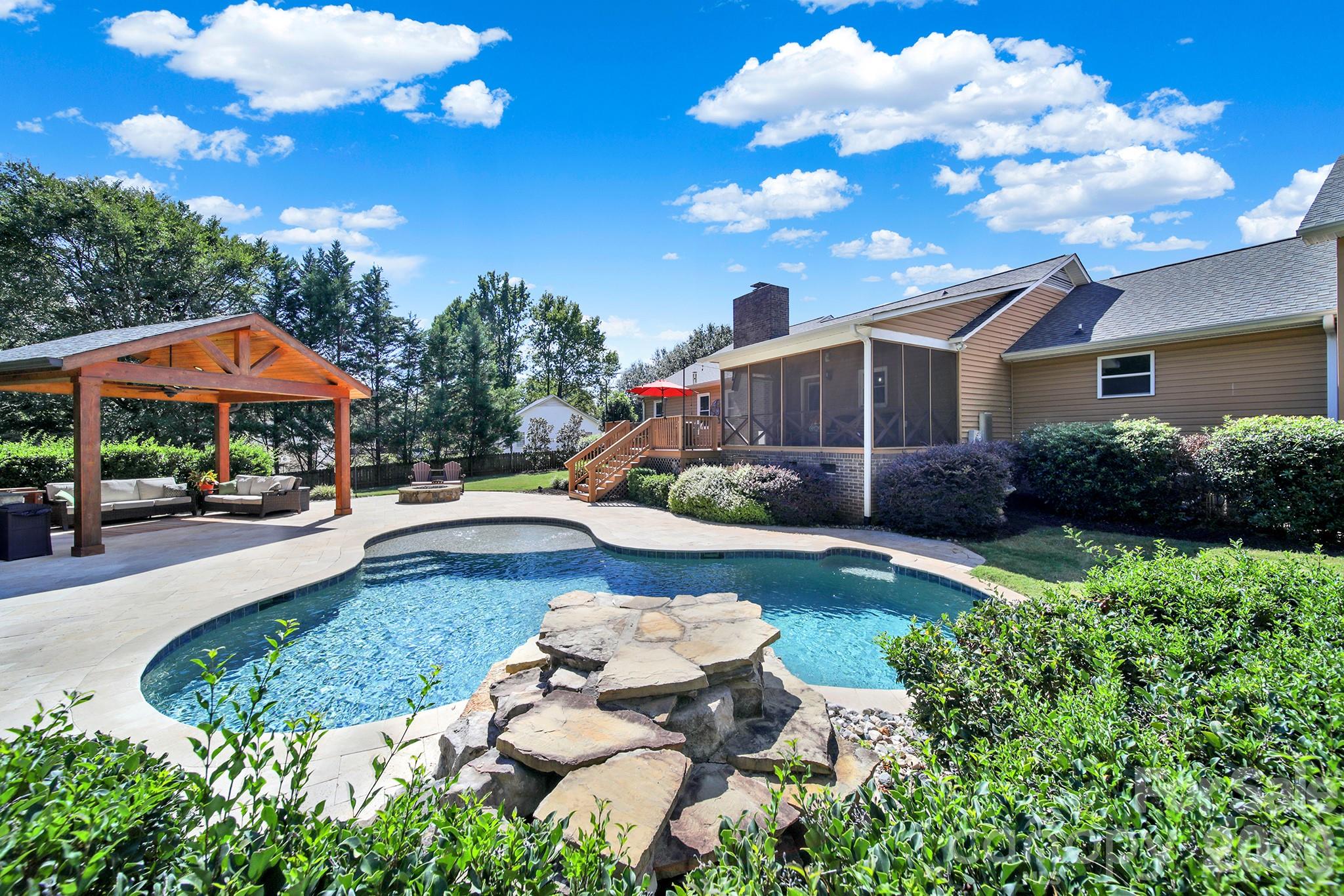900 Saddle Ridge Rd, Fort Mill, SC 29708. property listing photo