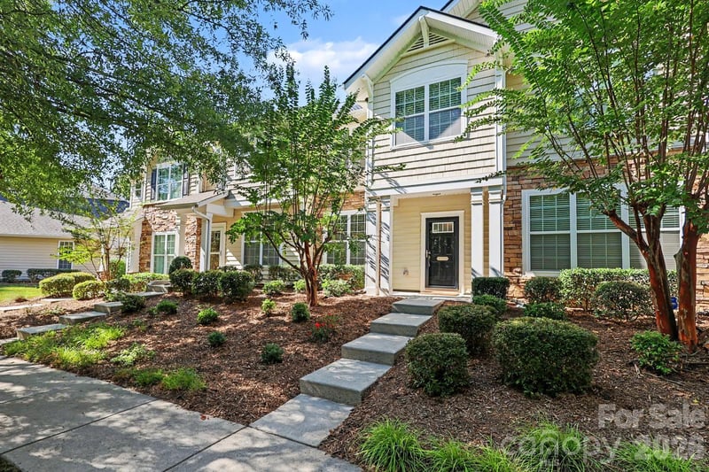 3212 Kemptown Square, Waxhaw, NC - 3 beds, 2.5 baths, 1,295 sqft - $349,900