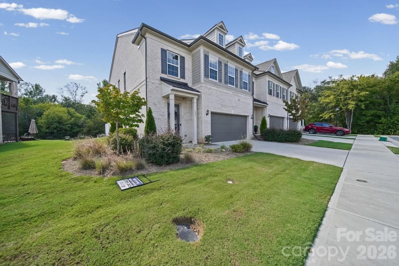 203 Heathbrook Lane, Waxhaw, NC - 4 beds, 3.5 baths, 2,563 sqft - $630,000