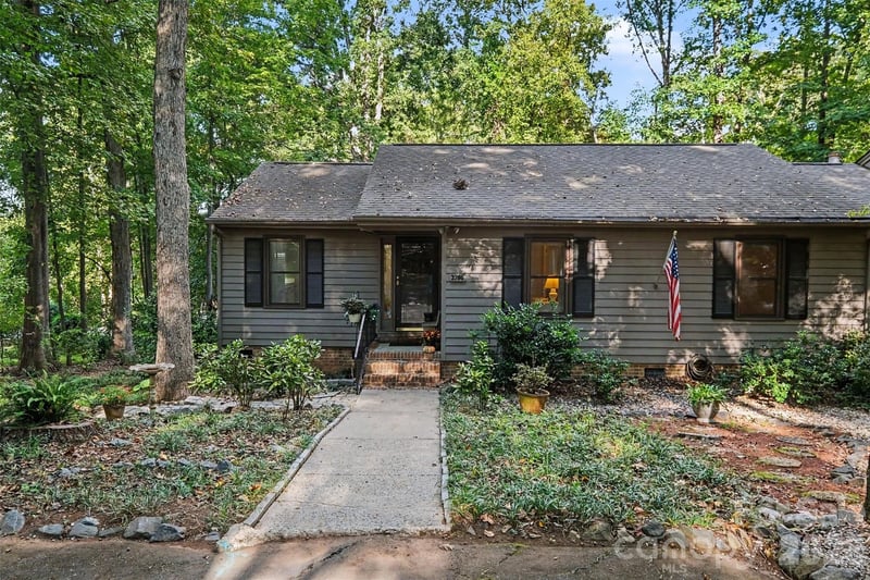 2786 Dogwood Hills Court, Fort Mill, SC - 3 beds, 2 baths, 1,407 sqft - $260,000