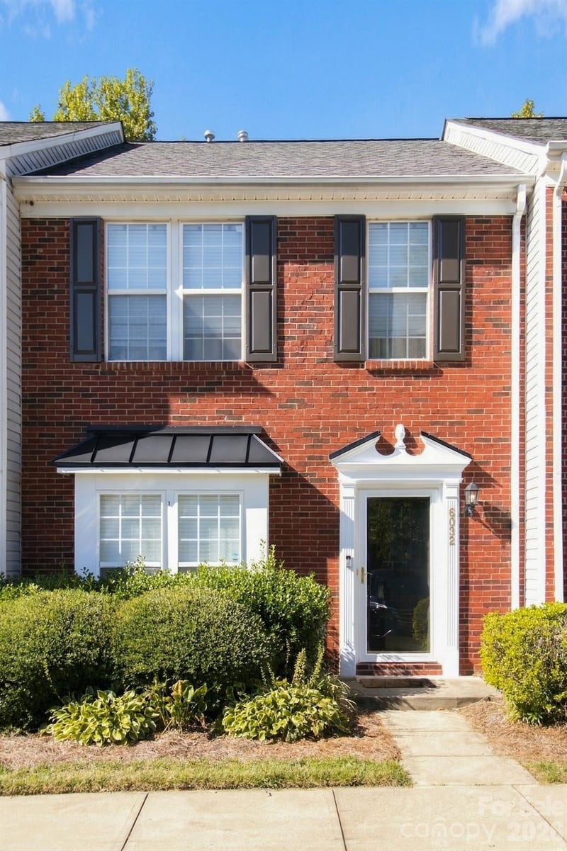 6032 Sapwood Court, Matthews, NC - 2 beds, 1.5 baths, 1,280 sqft - $275,000