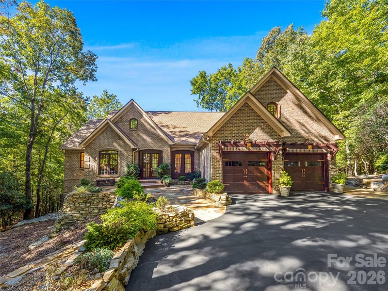 40 Ulvda Court, Brevard, NC - 5 beds, 4.5 baths, 5,398 sqft - $1,225,000