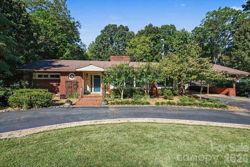 6536 Reddman Road, Charlotte, NC - 3 beds, 2.5 baths, 1,925 sqft - $419,000