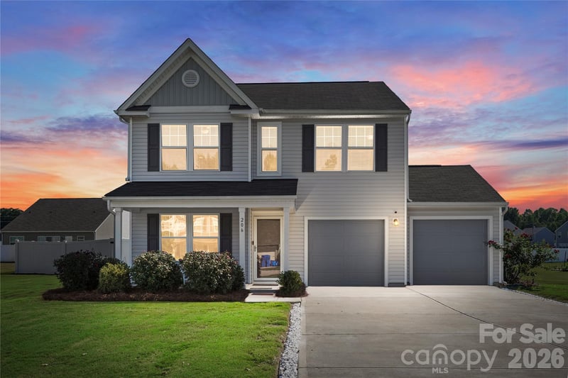 206 Amberly Circle, Pageland, SC - 3 beds, 2.5 baths, 1,686 sqft - $269,000