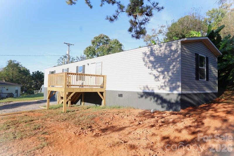 155 Owl Hollow Road, Marion, NC - 2 beds, 2 baths, 1,024 sqft - $145,000