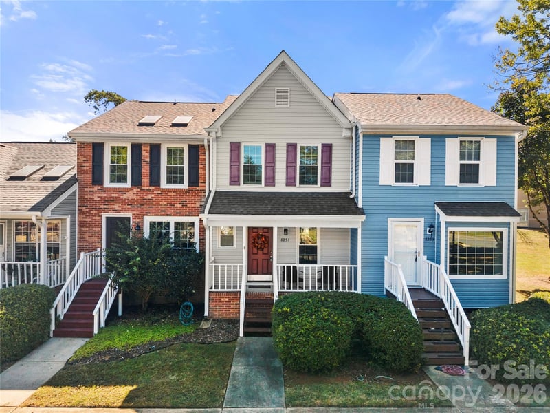 8251 Circle Tree Lane, Charlotte, NC - 2 beds, 2.5 baths, 1,109 sqft - $250,000