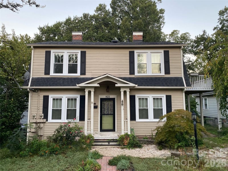 821 S Chester Street, Gastonia, NC - 4 beds, 2 baths, 2,341 sqft - $365,000