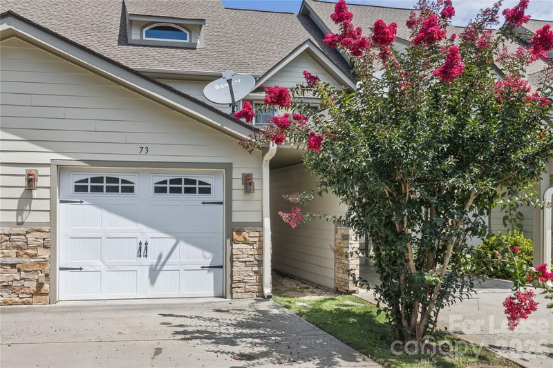 73 Rotunda Circle, Asheville, NC - 3 beds, 3 baths, 2,010 sqft - $2,500/mo