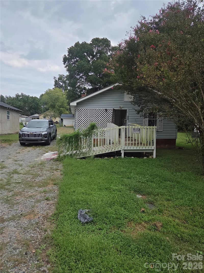 905 Skyland Street, Kannapolis, NC - 3 beds, 1 bath, 702 sqft - $100,000