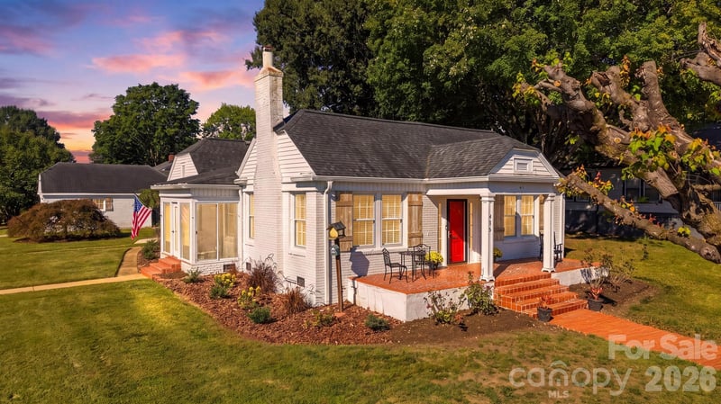 416 Kentwood Street SW, Lenoir, NC - 3 beds, 2 baths, 2,154 sqft - $339,900