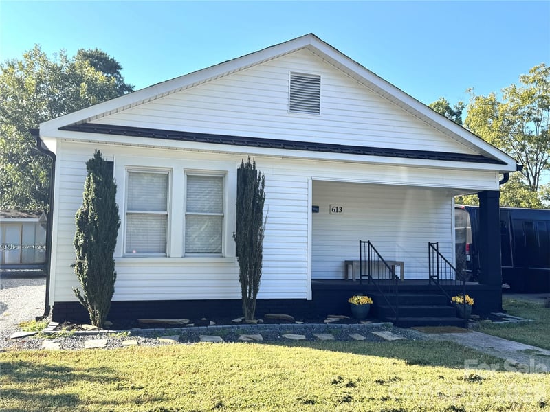 613 Gum Street, Mooresville, NC - 3 beds, 2 baths, 1,198 sqft - $289,000