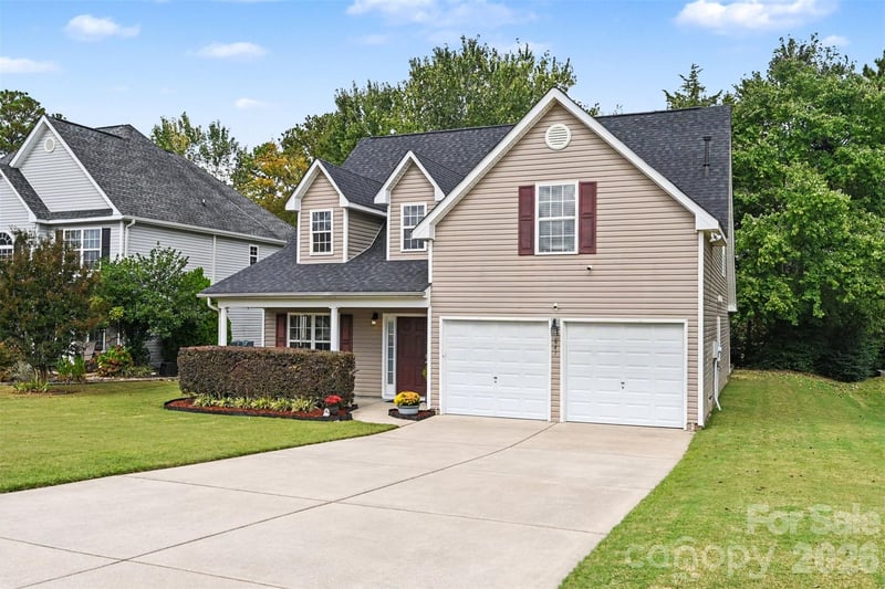 647 Winding Branch Road, Rock Hill, SC - 4 beds, 2.5 baths, 2,244 sqft - $375,000