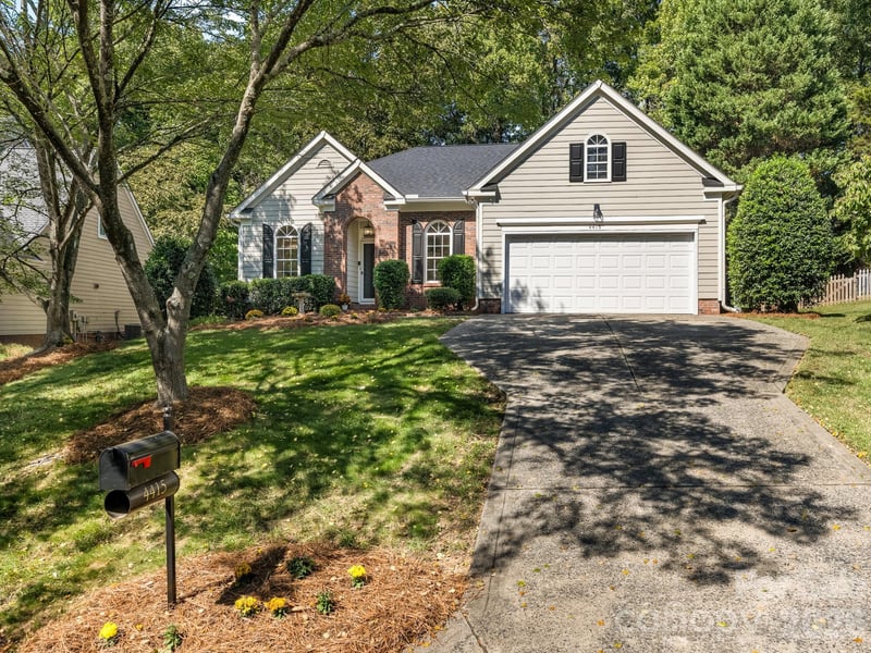 4415 Highcroft Lane, Charlotte, NC - 3 beds, 2 baths, 1,852 sqft - $395,000