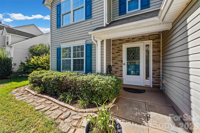 1277 Winding Path Road, Lake Wylie, SC - 3 beds, 2.5 baths, 1,793 sqft - $335,000