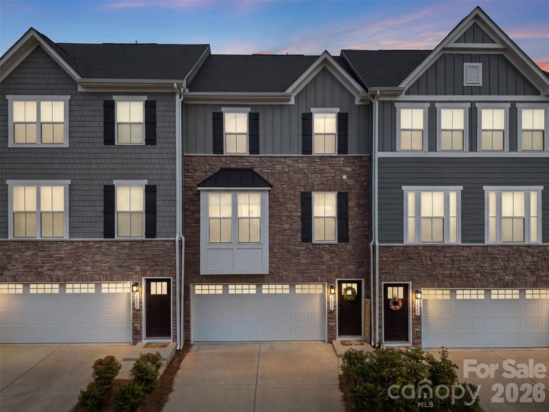 2050 Dornoch Road, Tega Cay, SC - 3 beds, 2.5 baths, 1,956 sqft - $415,000