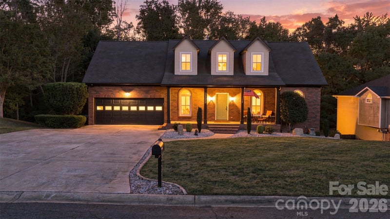 7122 Rothmore Street, Charlotte, NC - 4 beds, 3.5 baths, 3,670 sqft - $650,000