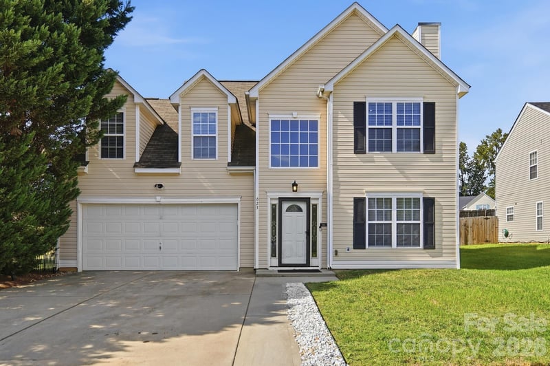 623 Finborough Court, Charlotte, NC - 3 beds, 2.5 baths, 1,689 sqft - $378,000