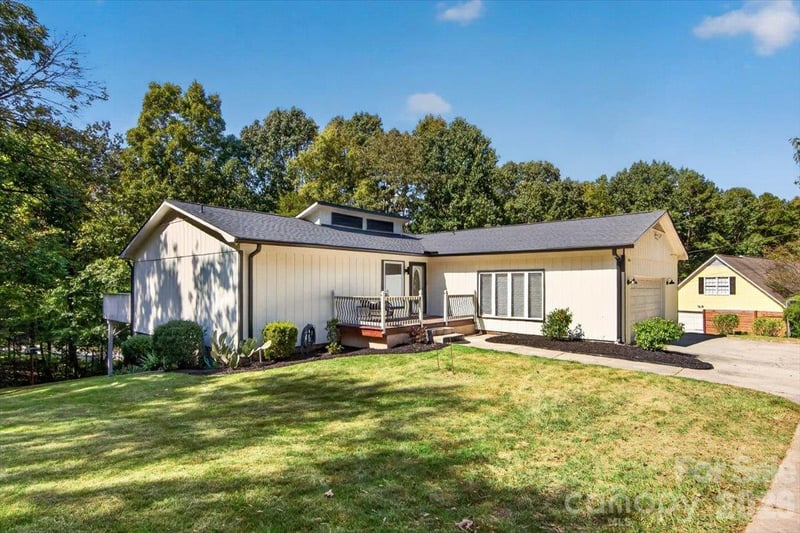 16 Cove Creek Place SE, Concord, NC - 4 beds, 3 baths, 2,514 sqft - $520,000