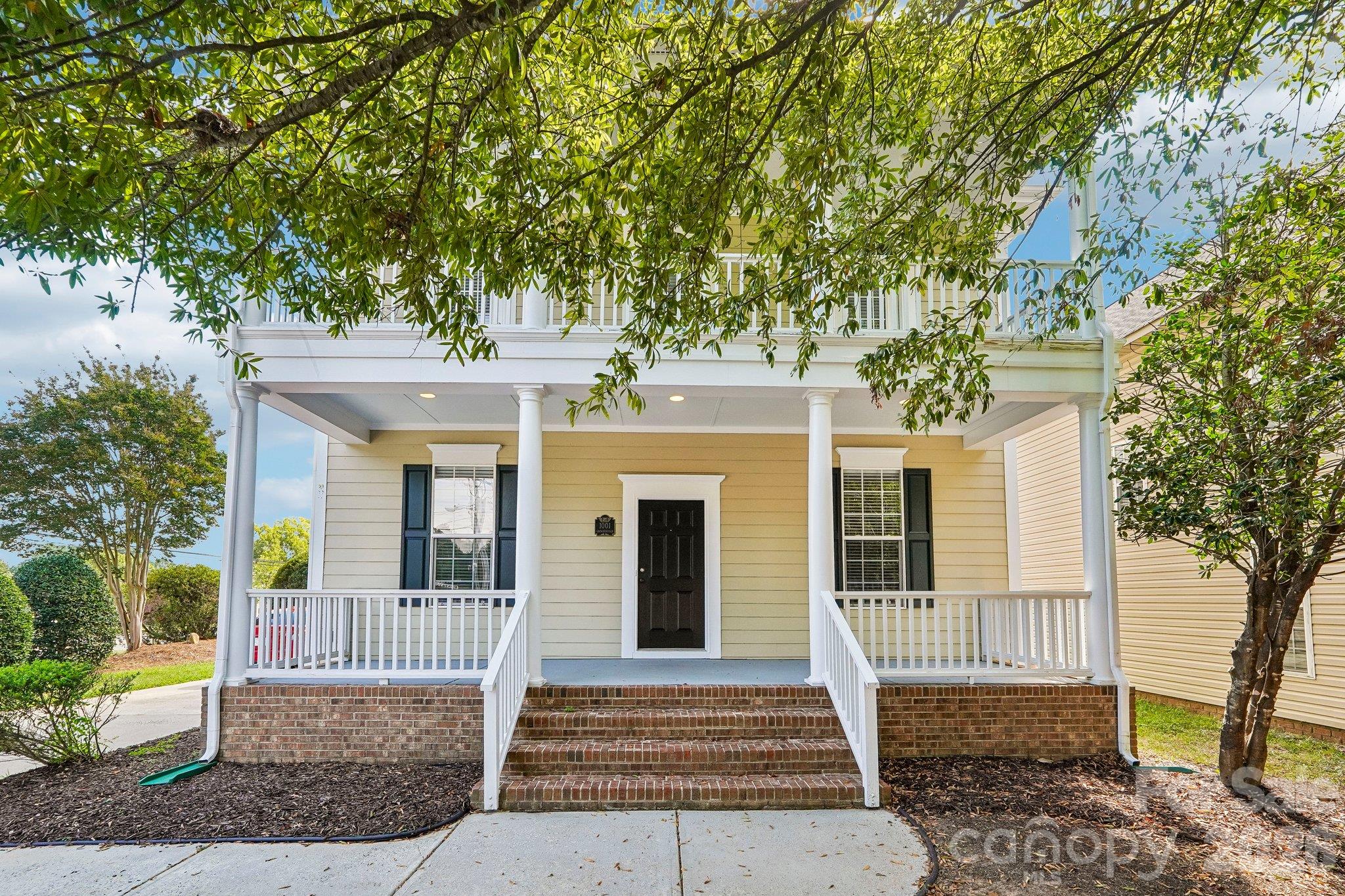 1001 Gainsborough Dr, Matthews, NC 28104. property listing photo