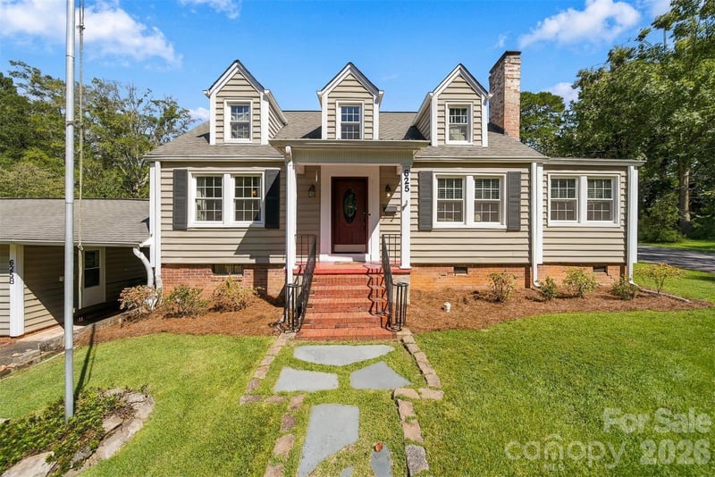 625 E Park Drive, Lincolnton, NC - 5 beds, 3 baths, 2,645 sqft - $524,900