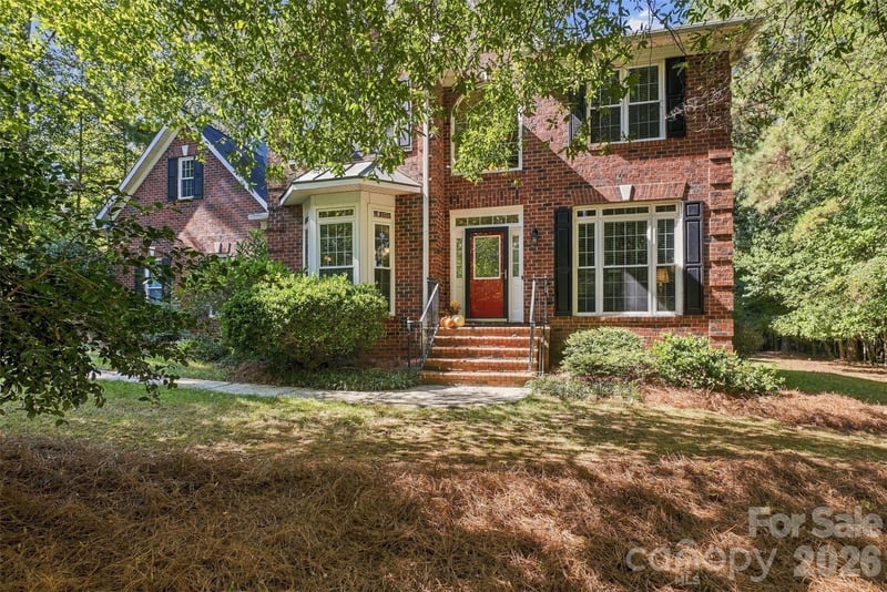 3564 Weddington Oaks Drive, Matthews, NC - 4 beds, 3.5 baths, 3,154 sqft - $849,000