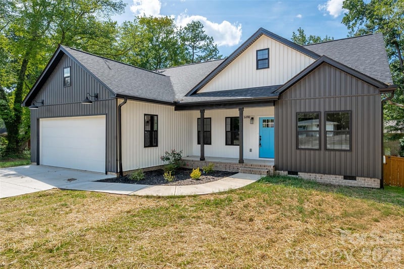 1490 Oakwood Avenue, Kannapolis, NC - 3 beds, 2.5 baths, 1,441 sqft - $415,000