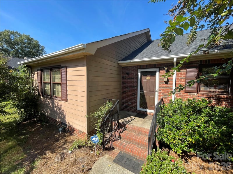 1300 Larchmont Place Apt 701, Salisbury, NC - 2 beds, 2 baths, 1,390 sqft - $159,900
