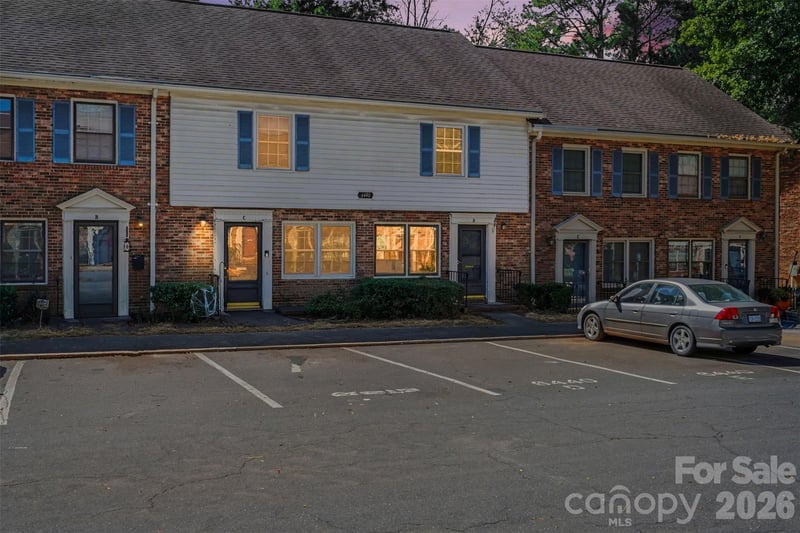 6440 Old Pineville Road D, Charlotte, NC - 2 beds, 1.5 baths, 907 sqft - $187,000