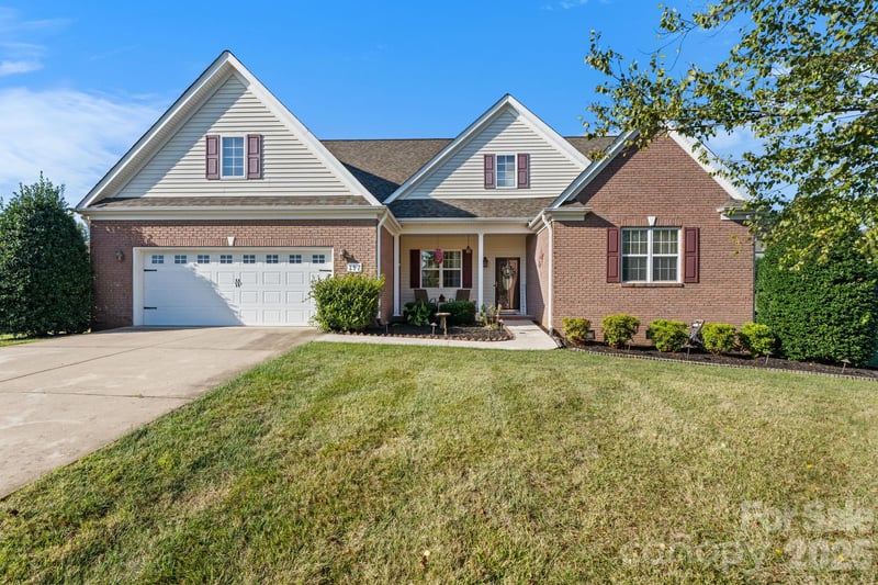 117 W Vista View Place, Mooresville, NC - 3 beds, 2 baths, 2,340 sqft - $649,900