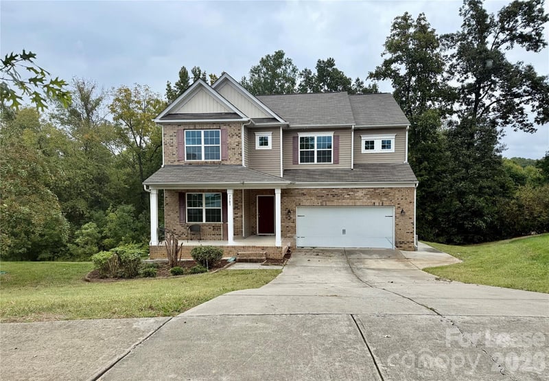 7703 Kelburn Lane, Charlotte, NC - 7 beds, 5 baths, 4,304 sqft - $3,645/mo