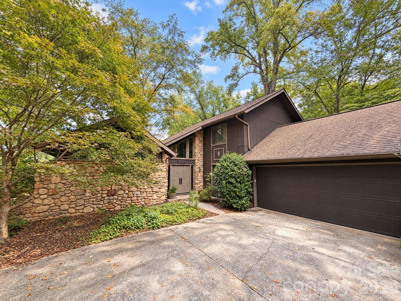 621 Georgia Avenue, Statesville, NC - 3 beds, 2.5 baths, 2,122 sqft - $319,000