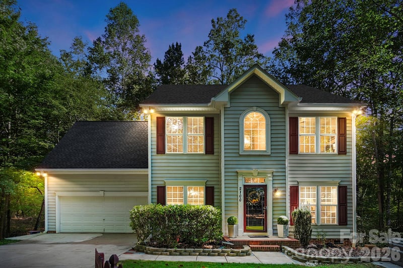 2100 Pineapple Court, Matthews, NC - 5 beds, 3.5 baths, 3,001 sqft - $600,000