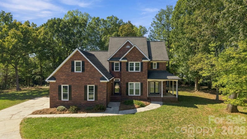 1471 Porch Swing Lane, Matthews, NC - 3 beds, 2.5 baths, 2,024 sqft - $500,000