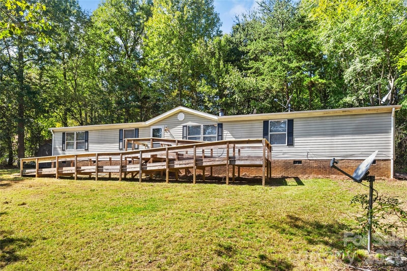 3285 Falcon Ridge Road, Maiden, NC - 4 beds, 2 baths, 1,966 sqft - $245,000